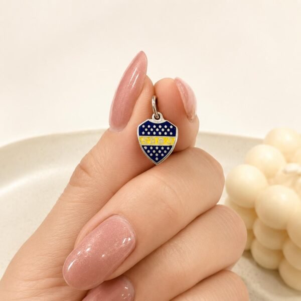 Dije a mini escudo boca B1