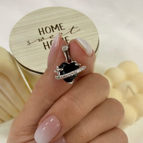 Alternative view of a dije a corazon stars cubic colores varios a.q