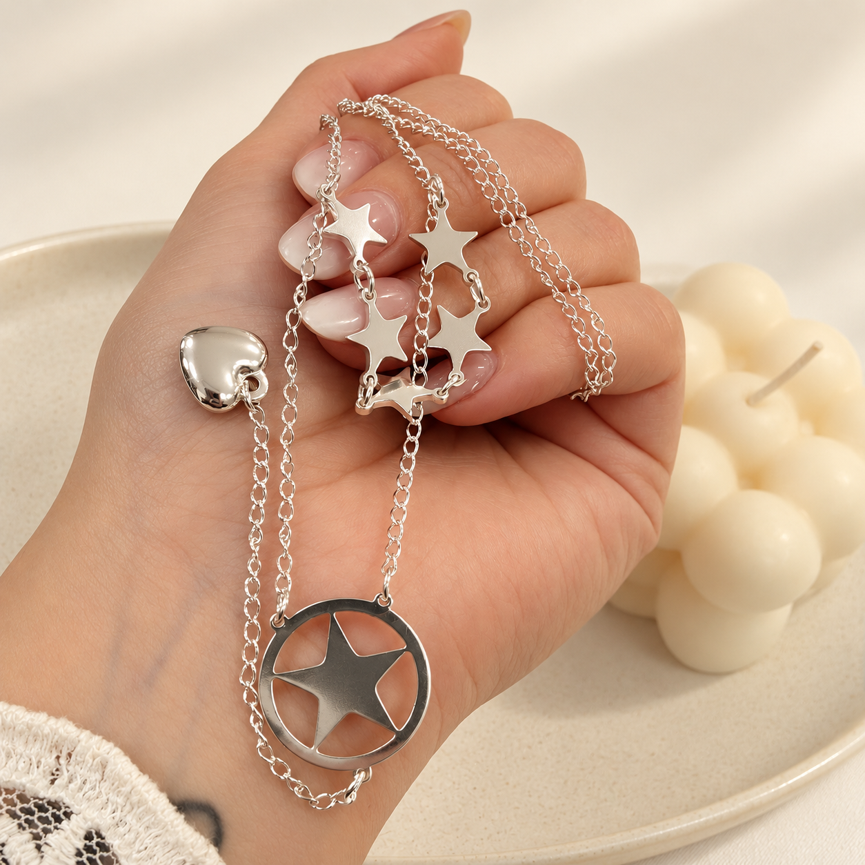 a conjunto corbatero con estrellas a.b