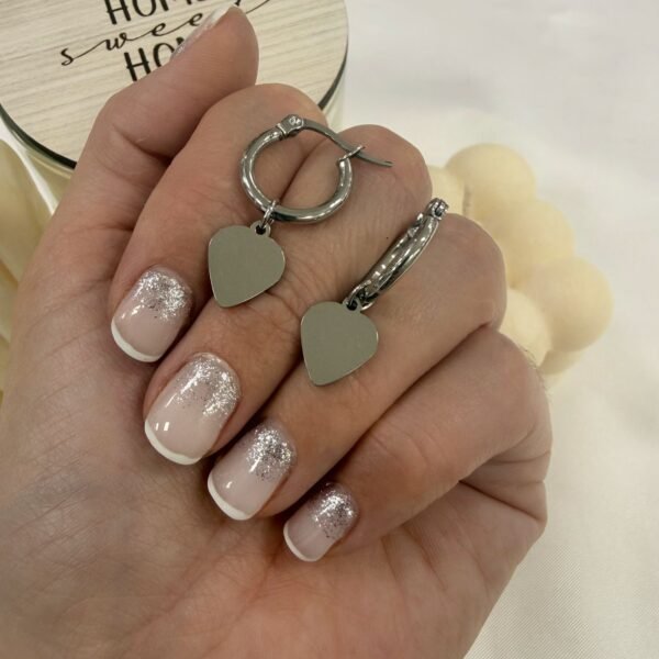 argollas con dije corazon a.q