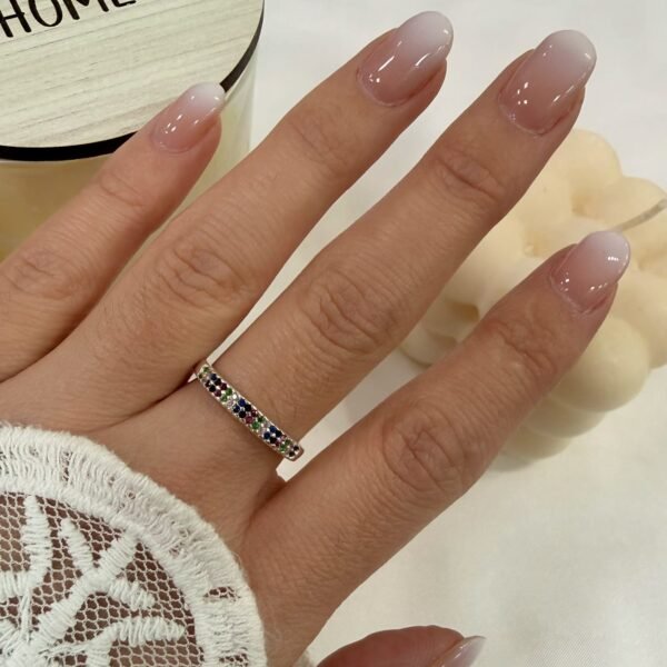a Anillo Ava cubic 9