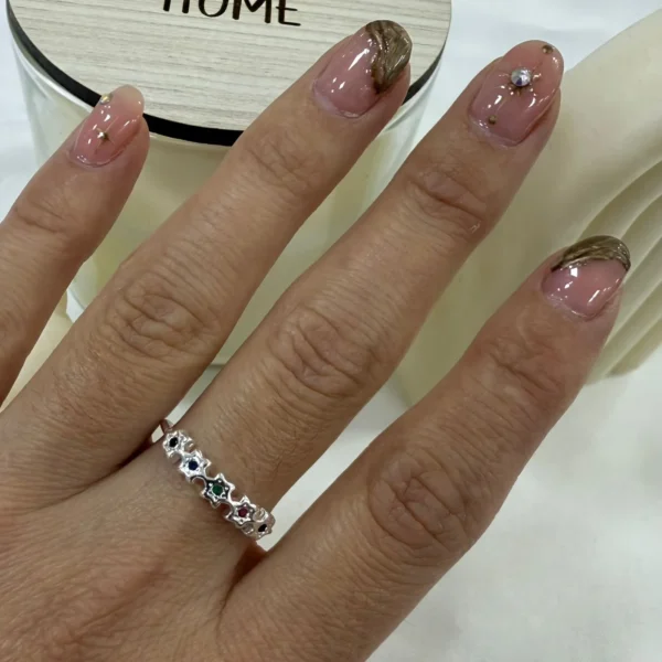 a Anillo Ava cubic 5