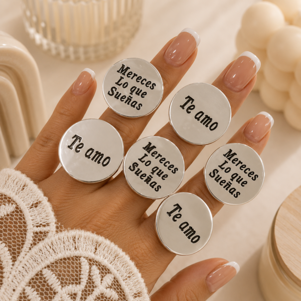 a a kit x 6 anillos surtidos talles variados modelo frases