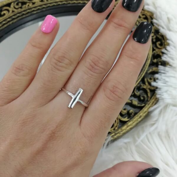 a Anillo liso polo