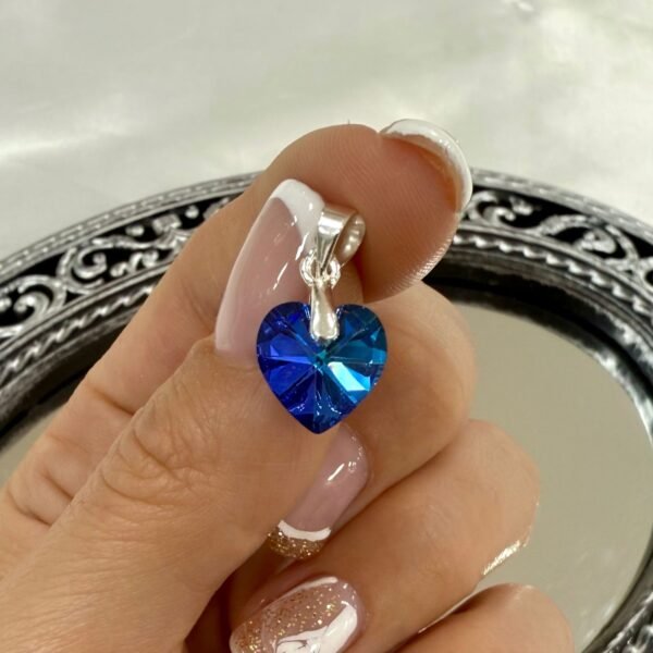 Alternative view of a a dije 0 cristal corazon clasico (colores varios)