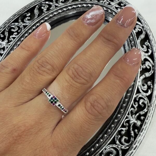 a Anillo Ava cubic 26