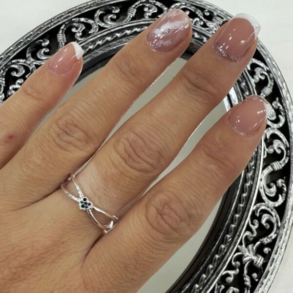 a Anillo Ava cubic 23