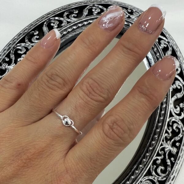 a Anillo Ava liso 5