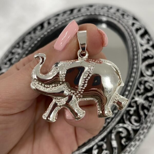 a Dije a medalla elefante forma