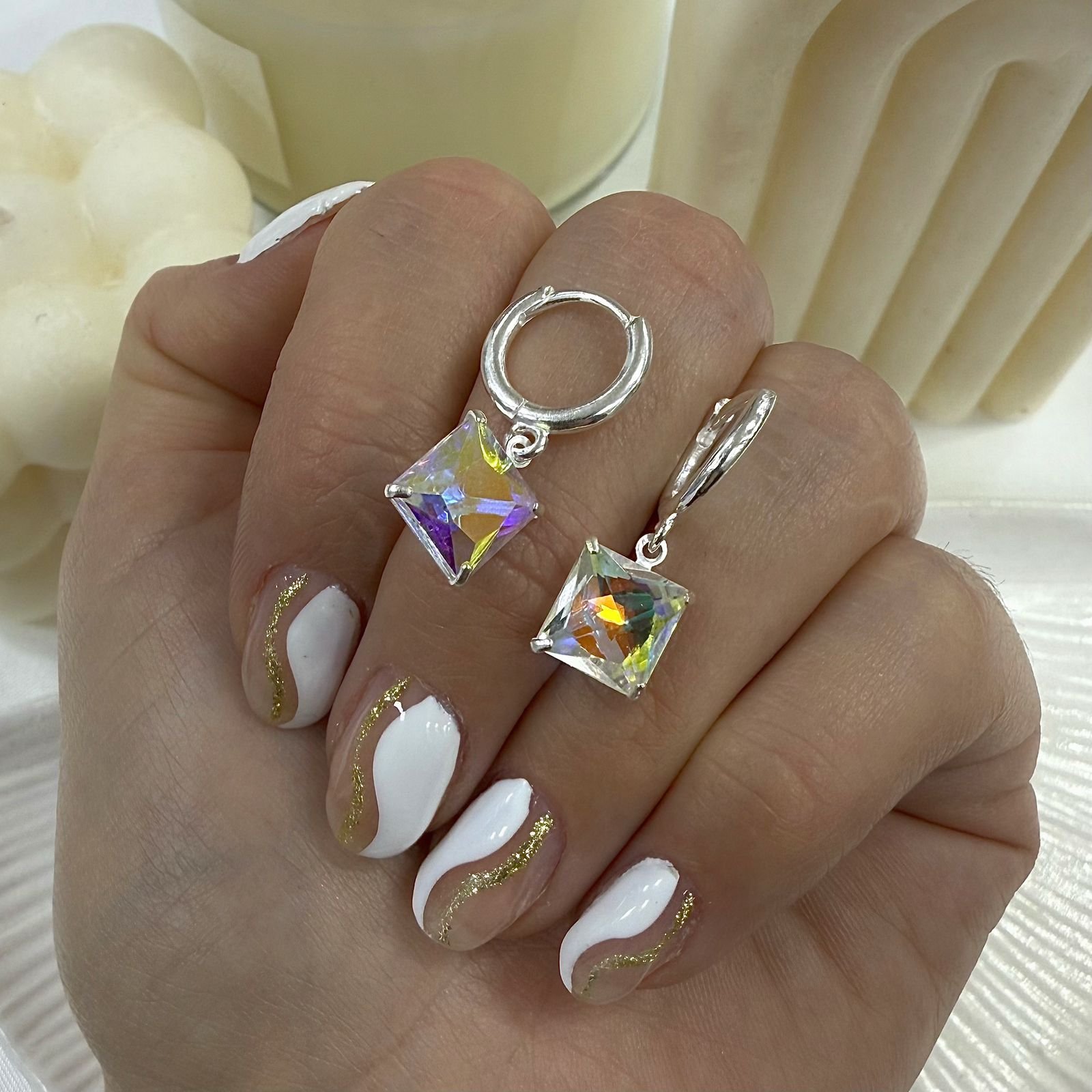 a argollas brisura cubic sw cuadrado blanco