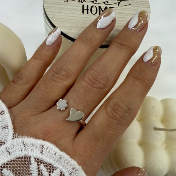 a Anillo liso regulable corazon flor
