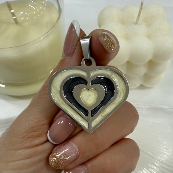 a dije corazon colores byn