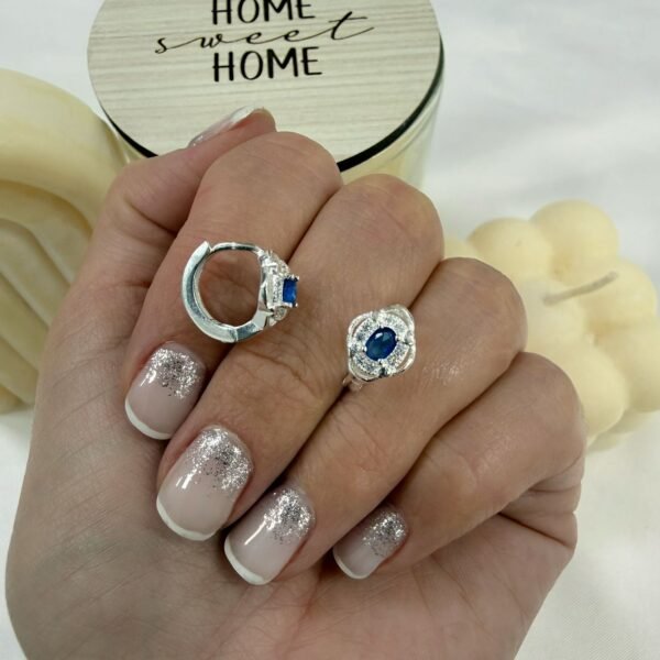 Argollas huggies cubic circon azul 1