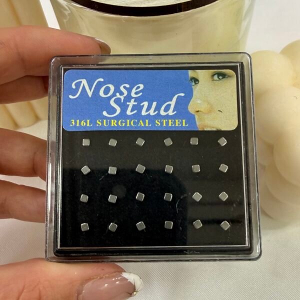 a piercing para nariz cuadrado x 24 unidades