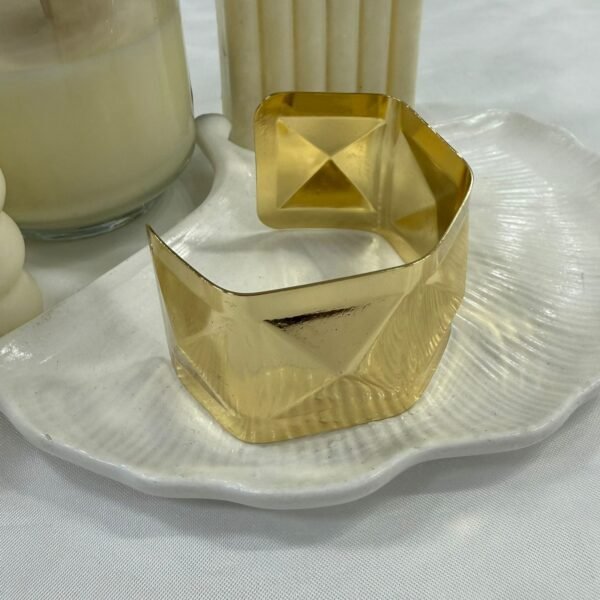 Alternative view of esclavas  doradas mod 4