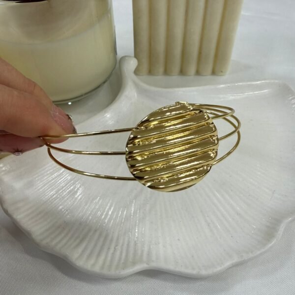 Alternative view of esclavas doradas mod 12