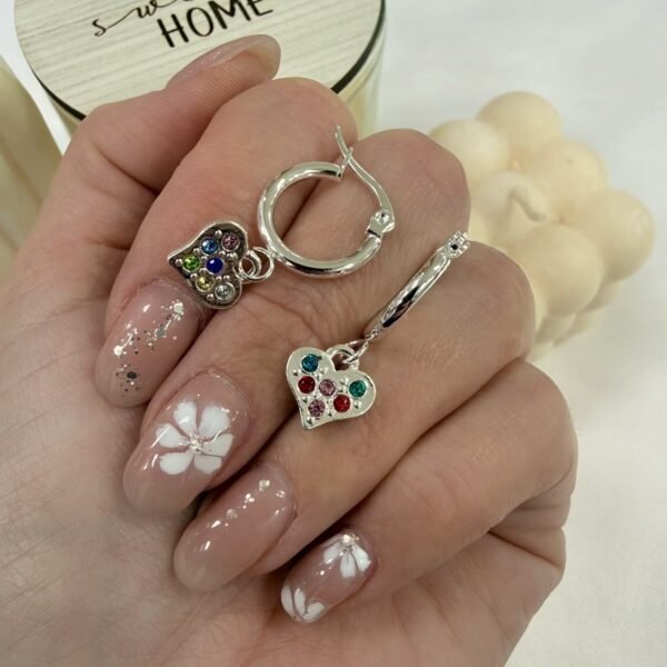 argollas con dije corazon cubics colores a.b