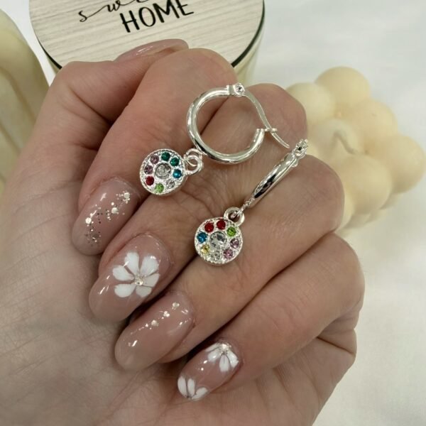 argollas con dije circulo cubics
