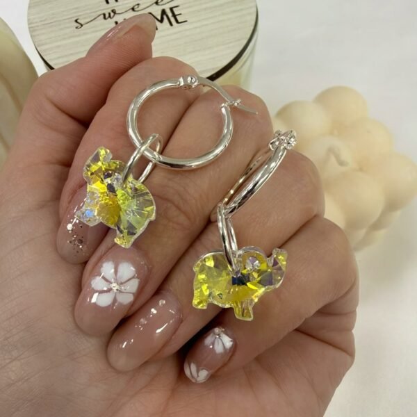argollas clasicas con dije cristal elefante
