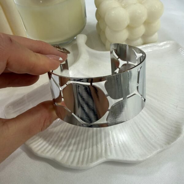 Alternative view of 0 esclavas  plateadas mod 29