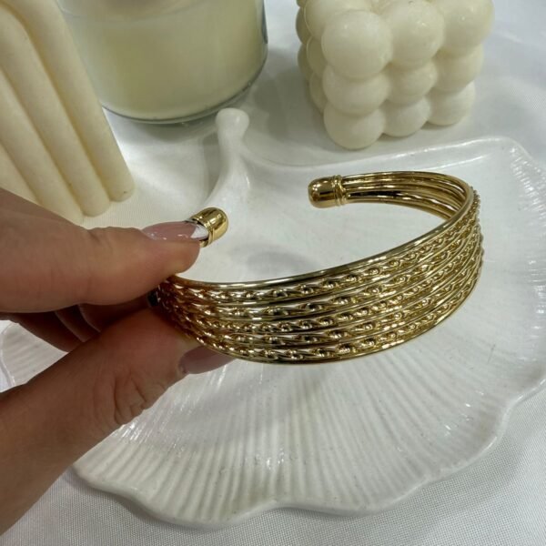 Alternative view of esclavas  doradas mod 33