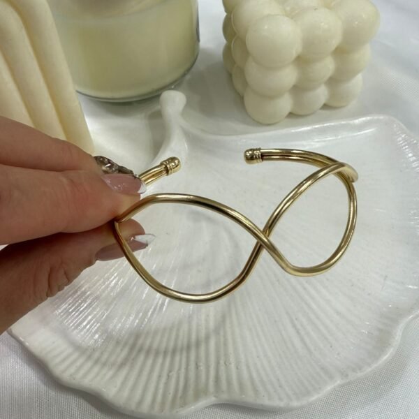 Alternative view of esclavas  doradas mod 34