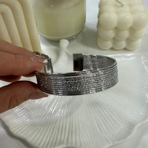 Alternative view of 0 esclavas  plateadas mod 35