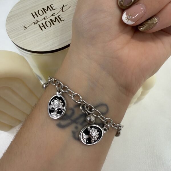 Pulsera con dijes 22