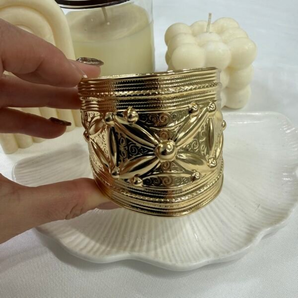 Alternative view of esclavas  doradas mod 42