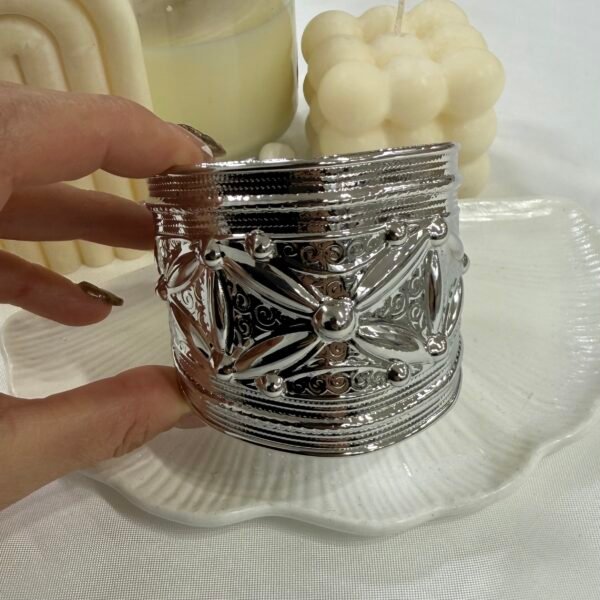 Alternative view of 0 esclavas  plateadas mod 42