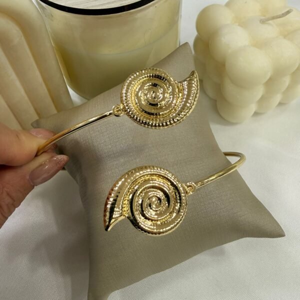 brazalete dorados mod 10