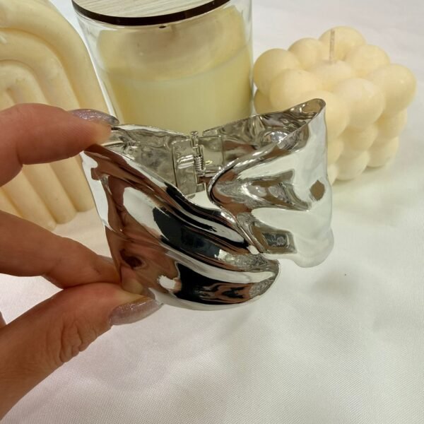 Alternative view of 0 esclavas  plateadas mod 2