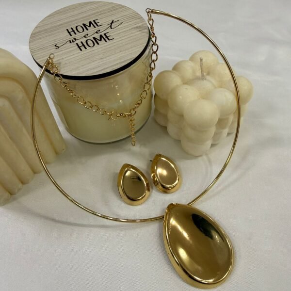 conjunto dorado con aros modelo gota
