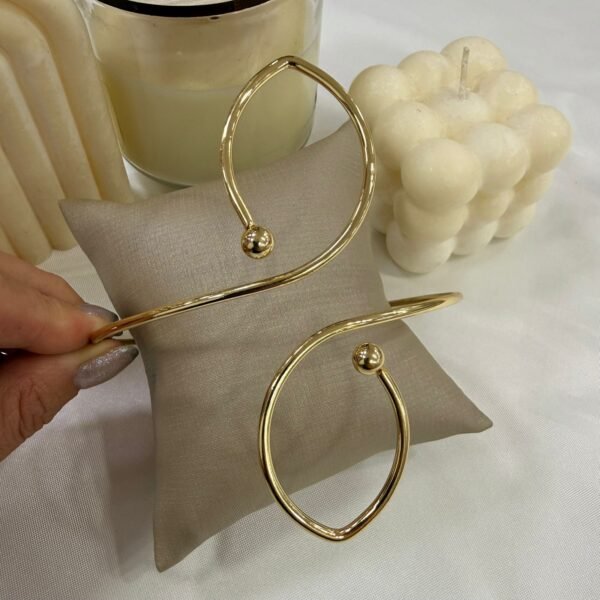 brazalete  dorado mod 4