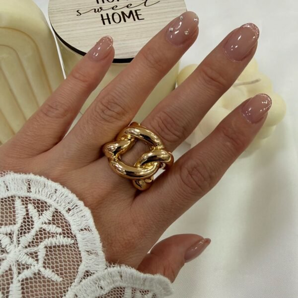 anillo dorado diseño 10