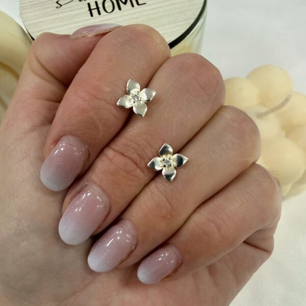 aros con cubic modelo flor