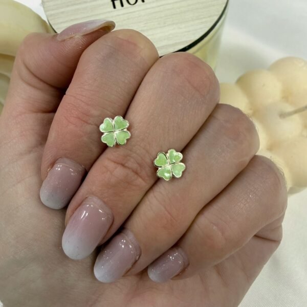 aros esmaltados mod trebol verde