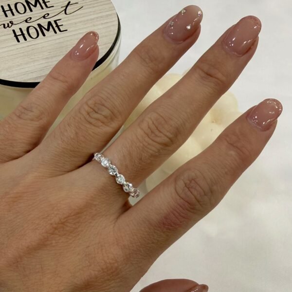 a Anillo Ava cubic 21