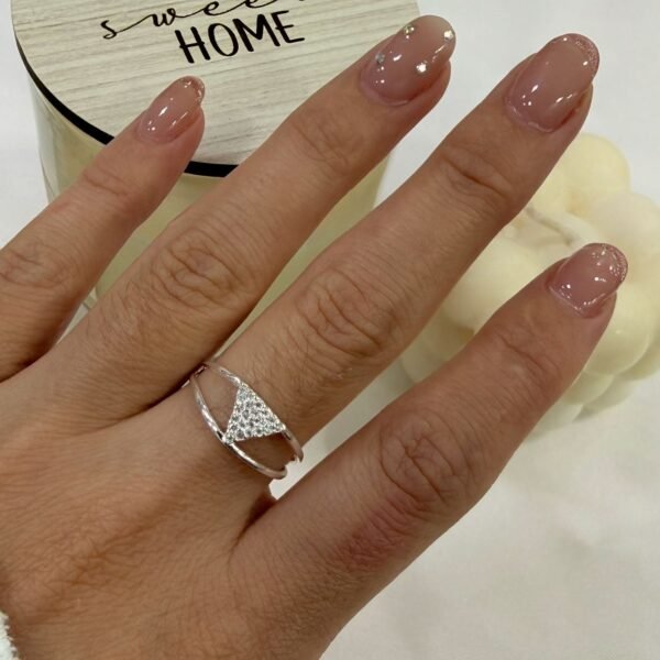 a Anillo Ava cubic 24