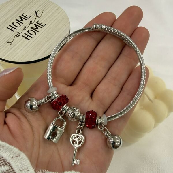 pulsera con dijes pasantes mod 5