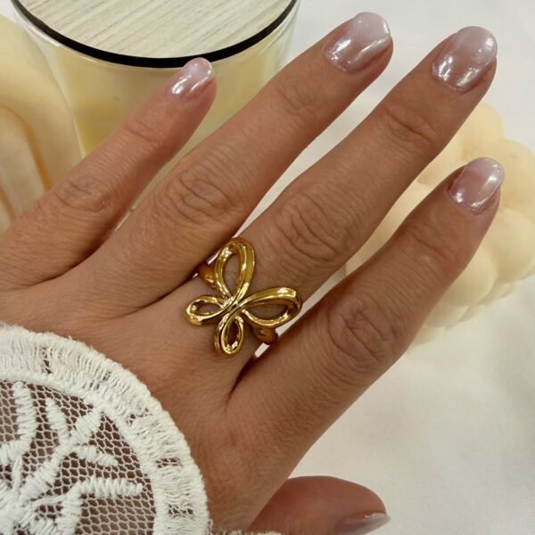 anillo dorado diseño 14