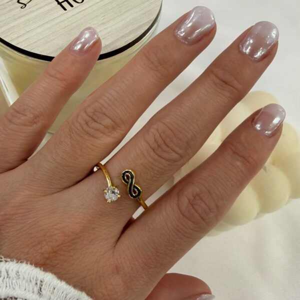 Alternative view of anillo dorado diseño 13  talle regulable