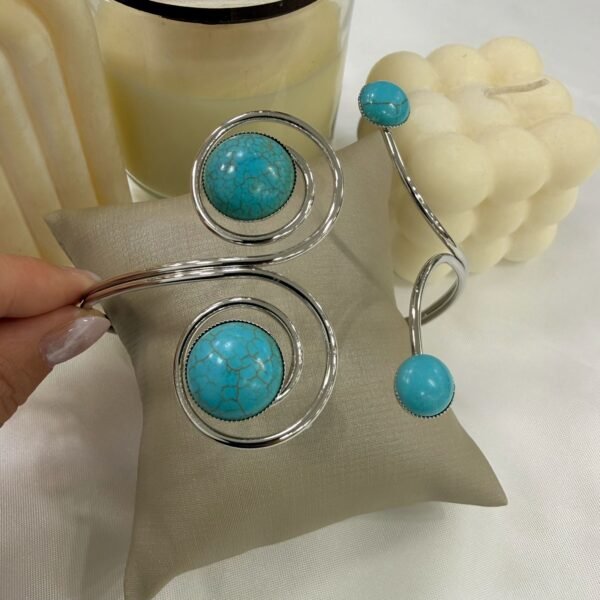 0 brazalete  plateado mod J