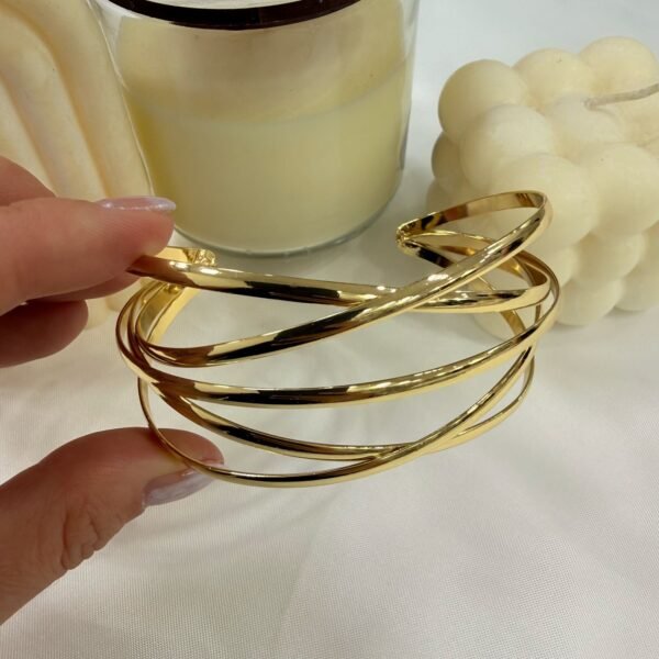 Alternative view of esclavas  doradas mod K