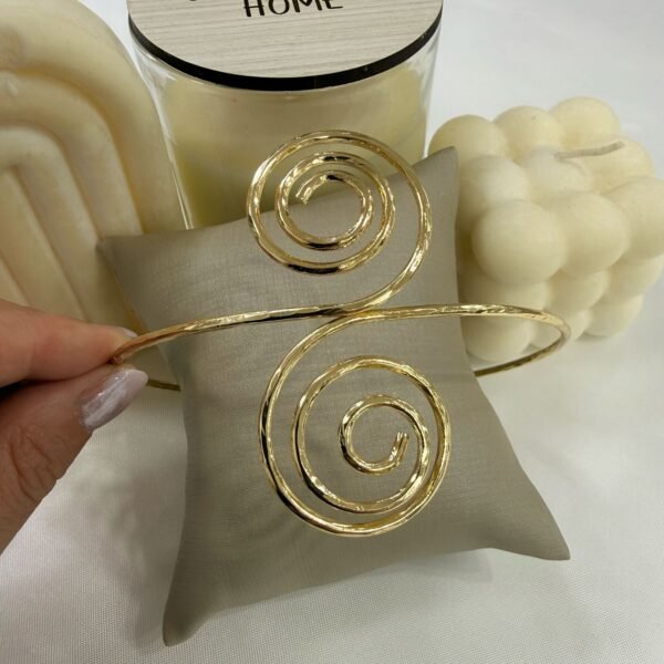 brazalete dorados mod C