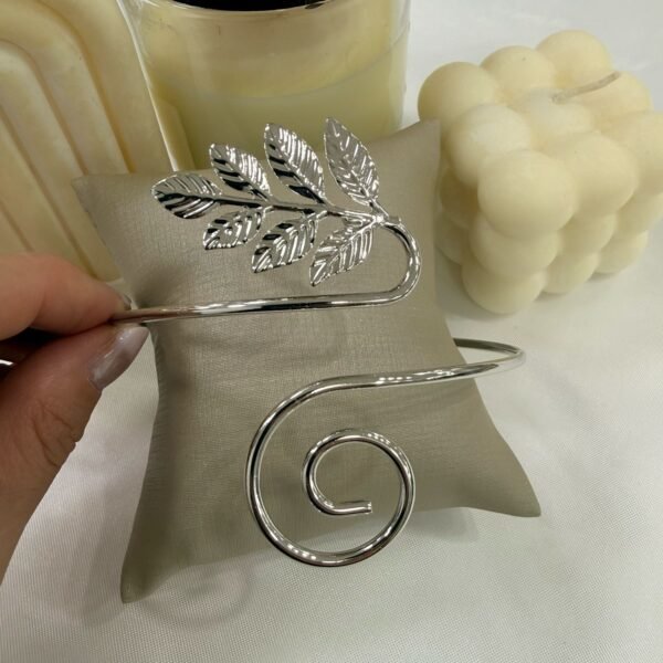 0 brazalete  plateado mod P