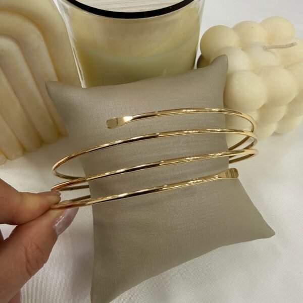 brazalete dorados mod O