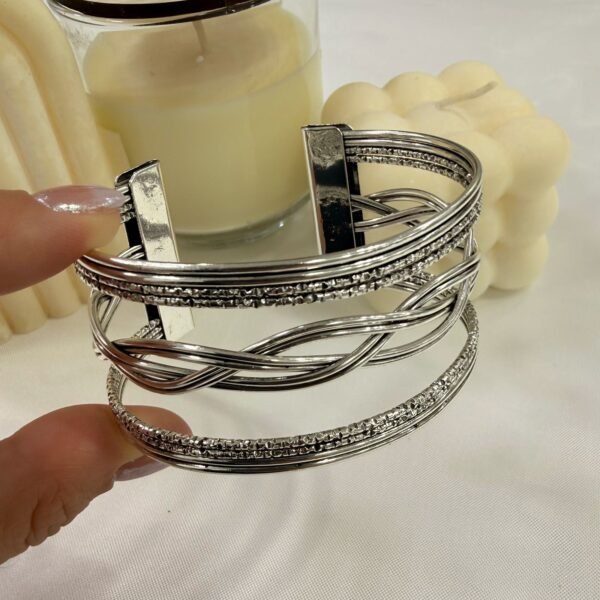 Alternative view of 0 esclavas  plateadas mod E