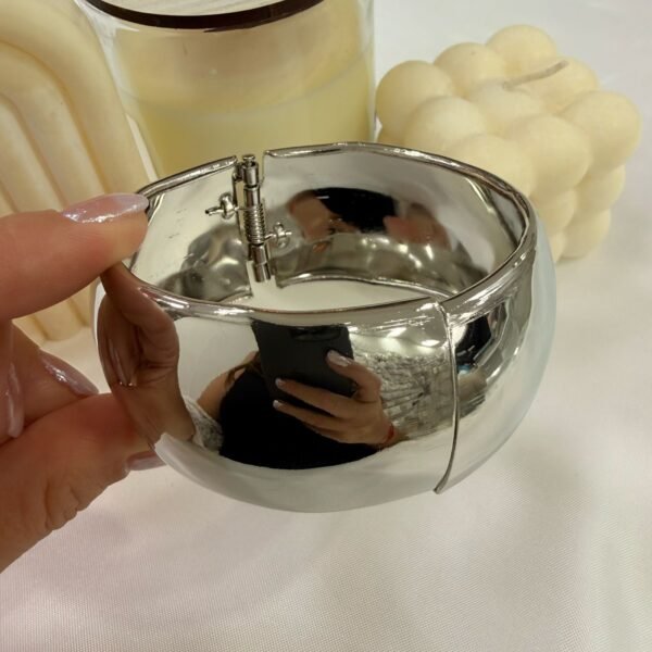 Alternative view of 0 esclavas  plateadas mod T