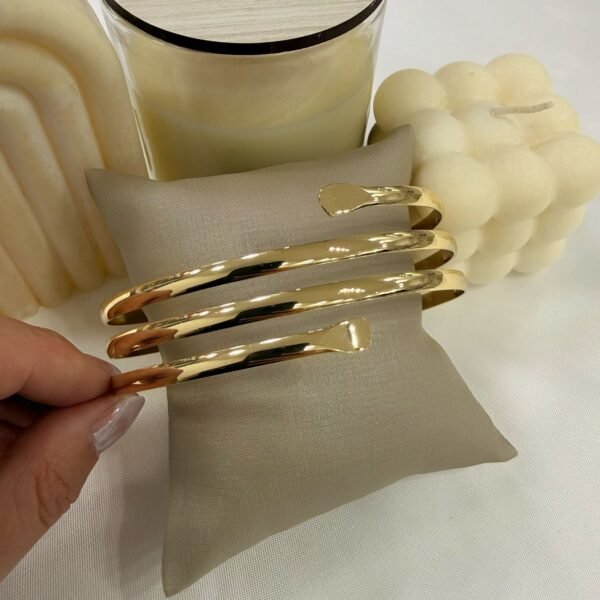 brazalete dorados mod N